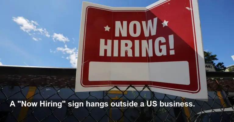 US Jobless Claims Plunge to Lowest Level Since 2022