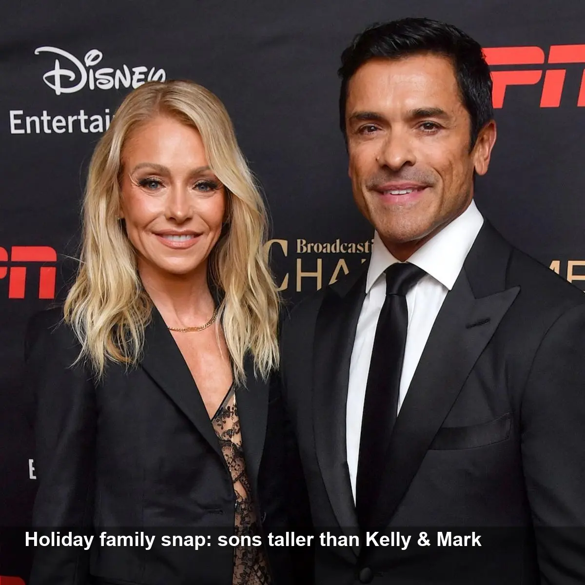 Kelly Ripa’s Sons Tower Over Parents in Holiday Pic